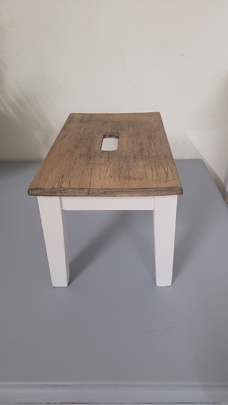 Tabourets: Holz Schemel Hocker weiss braun – D'occasion à Elgg par Limone2018 2