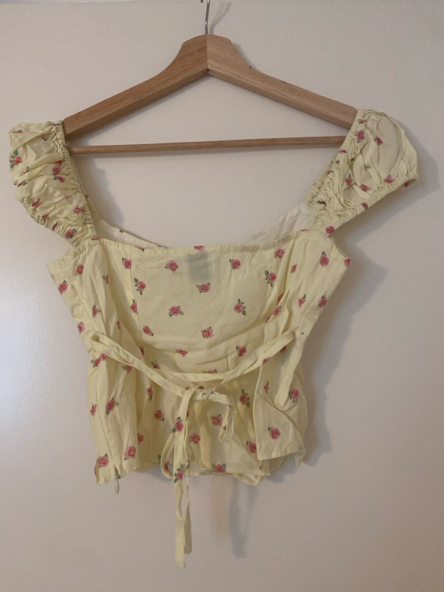 T-shirt: T-Shirt Princess Polly – Nuovo (secondo la descrizione) da St. Gallen venduto da mic_6zq2 1