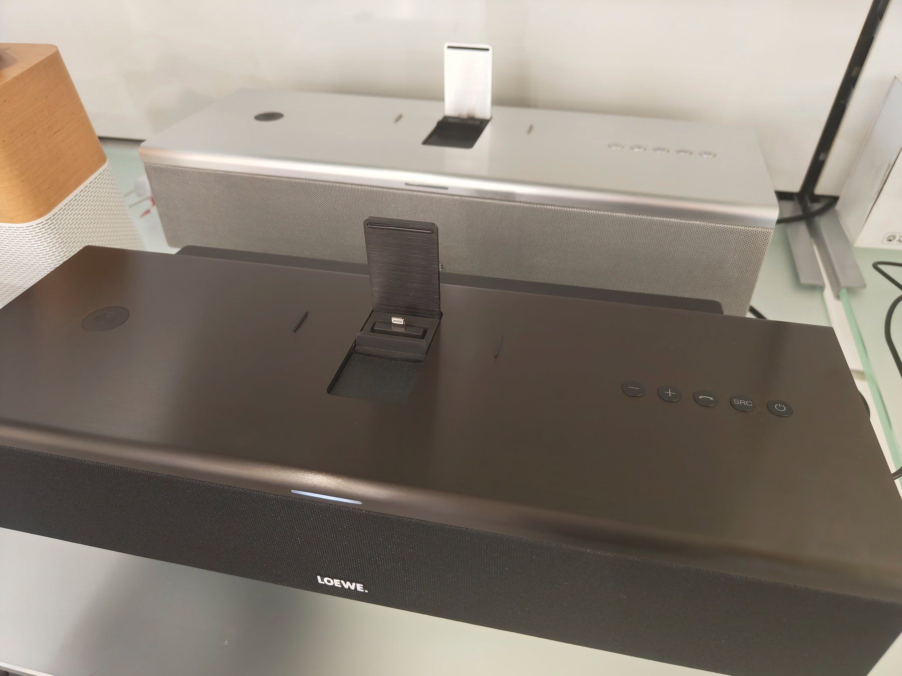 Loewe Lettore multimediale & Streamer: Loewe Soundport Compact Schwarz – Nuovo (secondo la descrizione) da Appenzell venduto da 1xRichtig 6