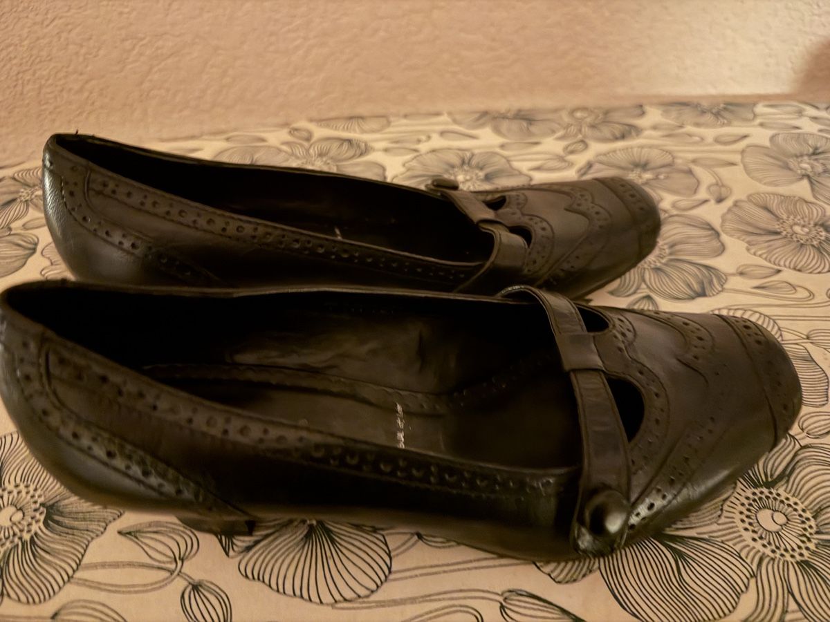 Damenschuhe: Chaussures Janet D en vrai cuir taille 39 – Gebraucht aus Savagnier von Pivovar2