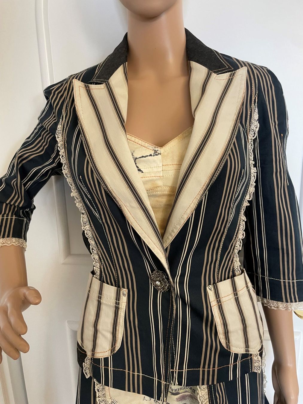 Giacche: Lässige Jeansjacke von Cappopera – Usato da Meisterschwanden venduto da Taragoa