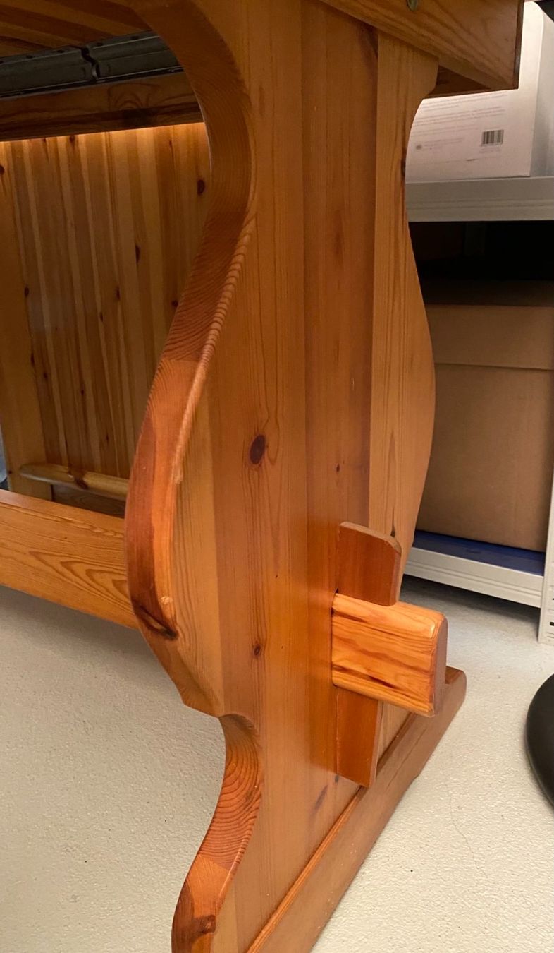 Tische: Massiver Holztisch – Gebraucht aus Möriken AG von Blauhumbi 1