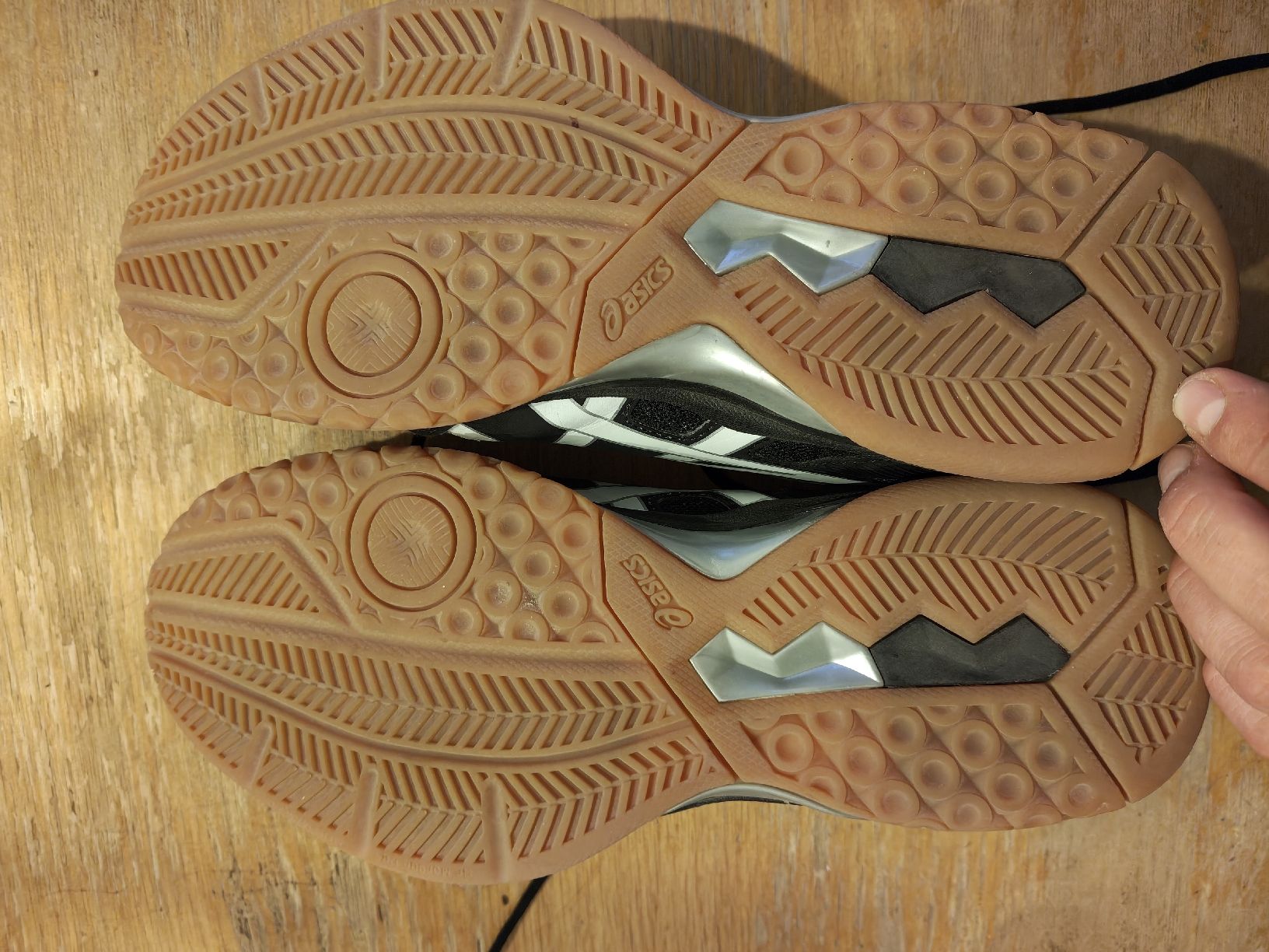 Asics Herrenschuhe: Asics Herren Hallenschuh gr. 41.5 – Gebraucht aus Weisslingen von jacksonmo 4