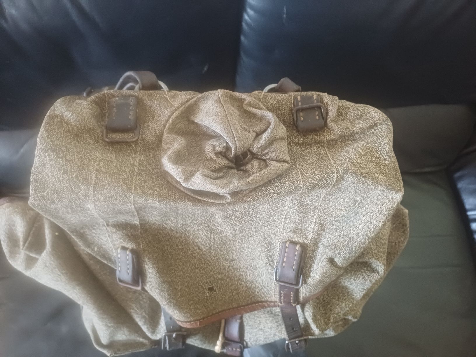 Armée suisse Sacs à dos: Alter Gebirgsrucksack der Schweizer Armee – D'occasion à Ebersecken par Napf08 2