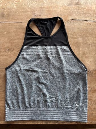 Top Nike taille M