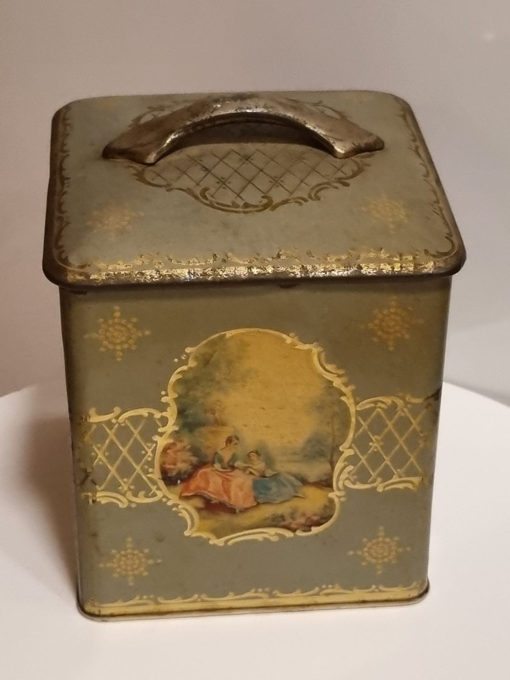 Dosen: Antike Blechdose mit Galanterieszene um 1900 – Gebraucht aus Scharnachtal von devin03 7