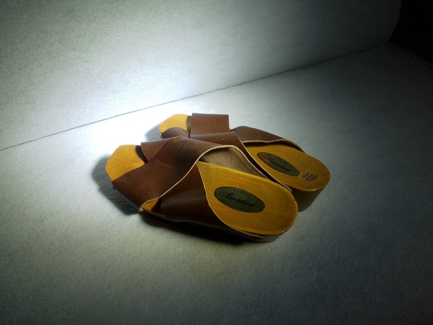 Scarpe da uomo: Schweizer Holz Zoggeli-Sandalen, Clogs, Garten Schuhe – Nuovo e nell'imballaggio originale da mümliswil venduto da muemellian 1