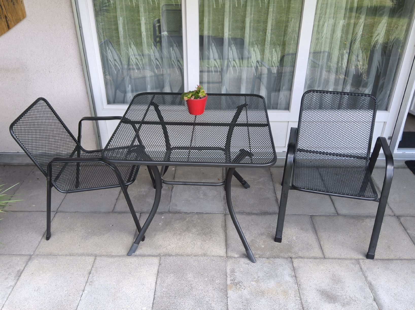 Set di tavolo e panche: Gartentisch mit 6 Stühlen und Polster dazu – Usato da Basel venduto da Blaetz