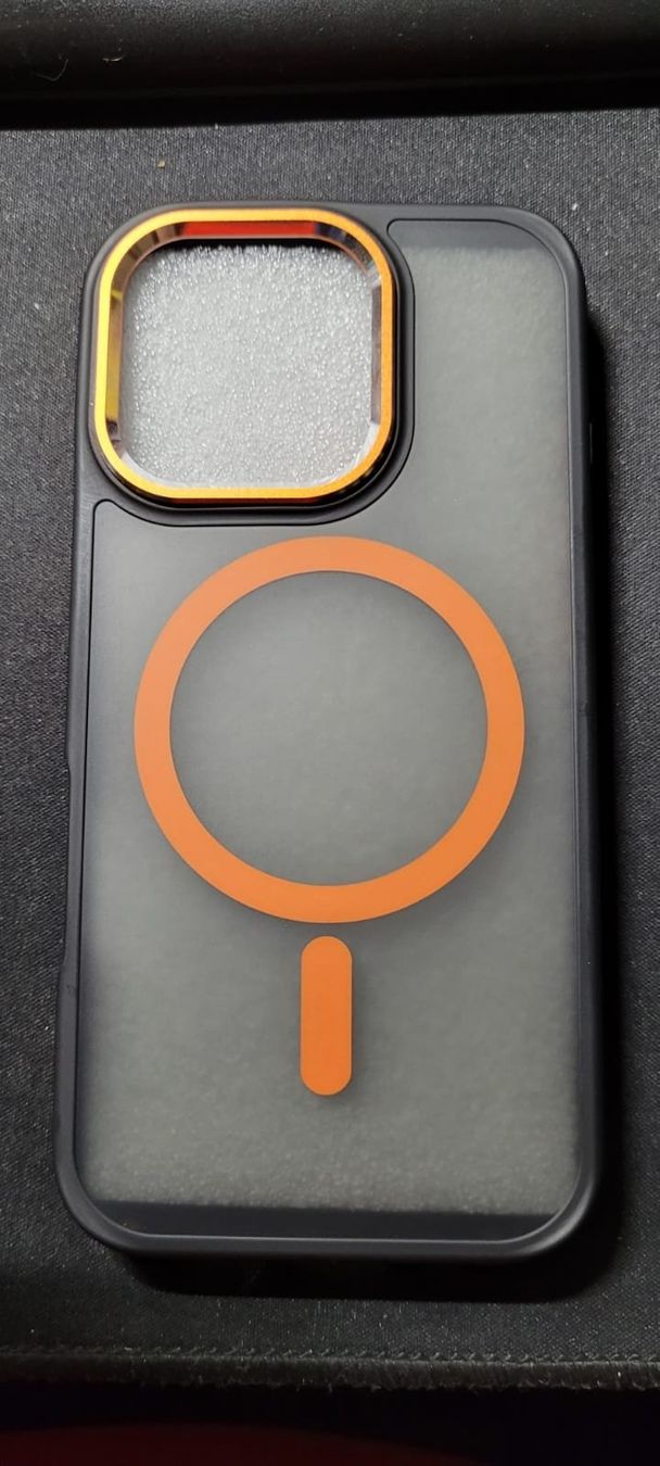 Apple Cover & Protezioni schermo: iPhone 16 Pro MagSafe Hülle Schwarz Orange – Nuovo e nell'imballaggio originale da Meilen venduto da Zen25 3