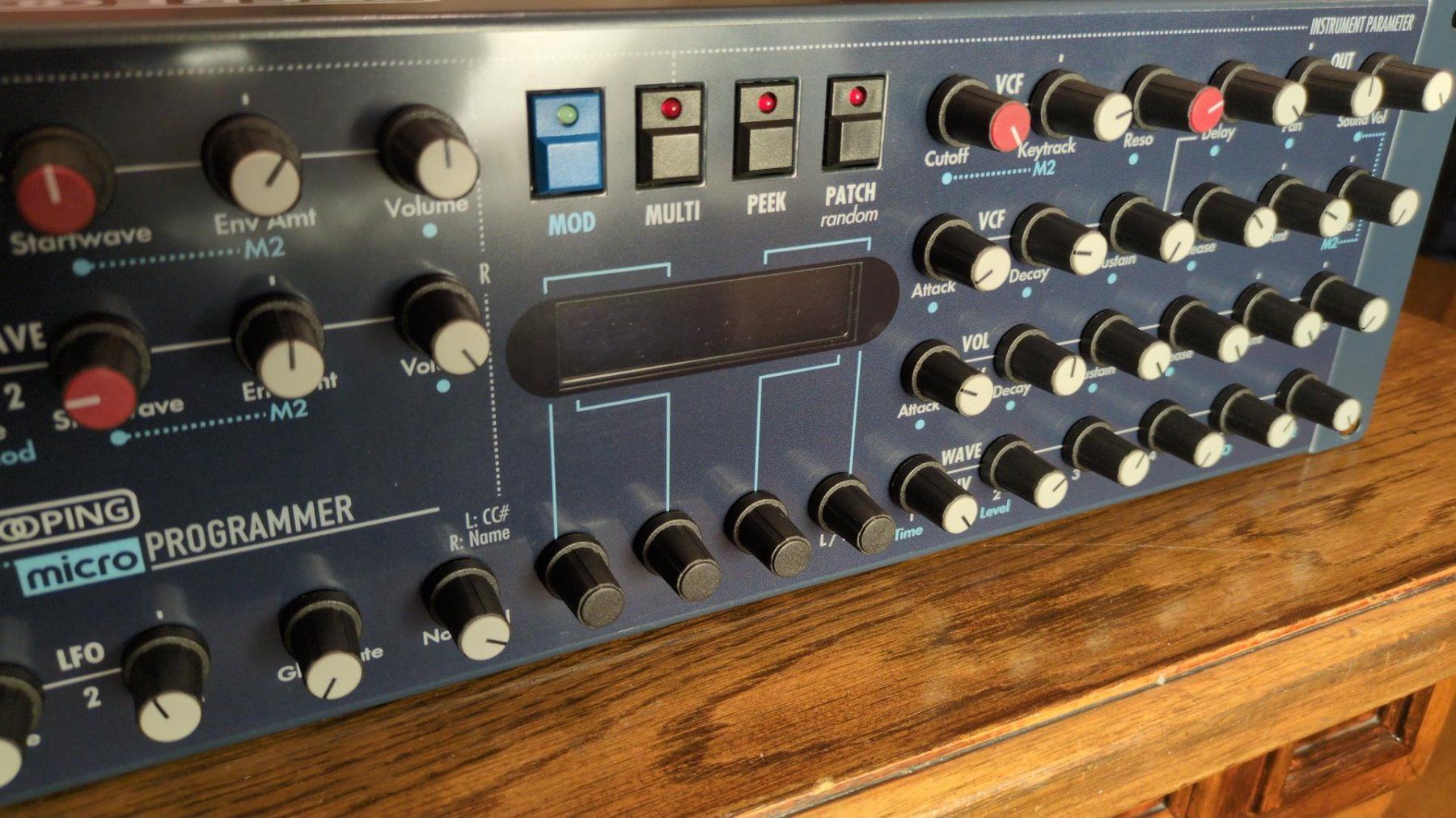 Waldorf Strumenti musicali: Waldorf Microwave rev. A + Stereoping Synth Programmer – Usato da Vevey venduto da OddEcho 8