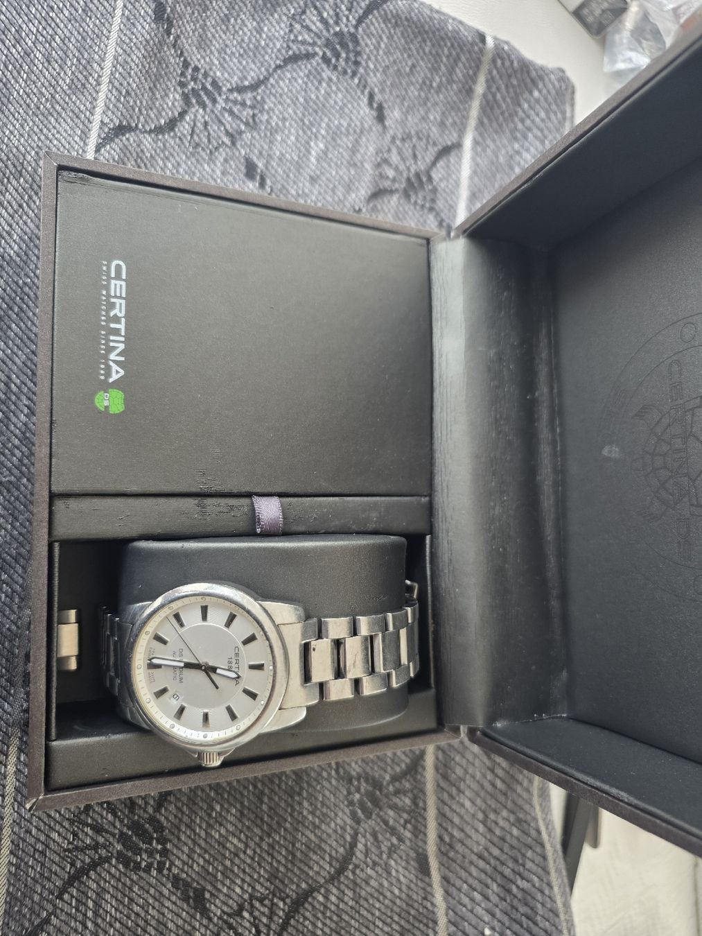 Certina Montres: Certina Automatik Uhr mit Box  – Défectueux à Spreitenbach par Je_3011