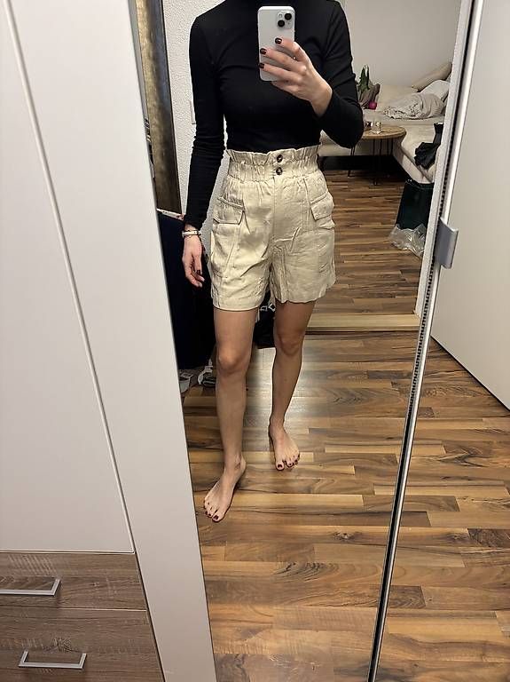 Pantaloni: Shorts beige Gr. 36 – Usato da St. Gallen venduto da mustang96 1