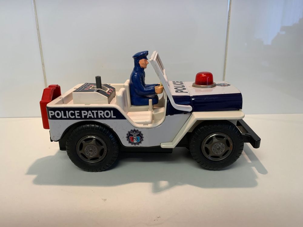 Jeep Polizei TN Nomura Japan Funktion ok 1