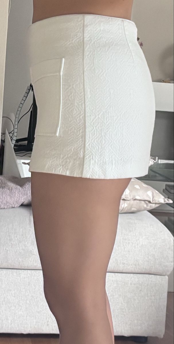Zara Pantalons: White shorts  – D'occasion à Zürich par mat_58mf 1