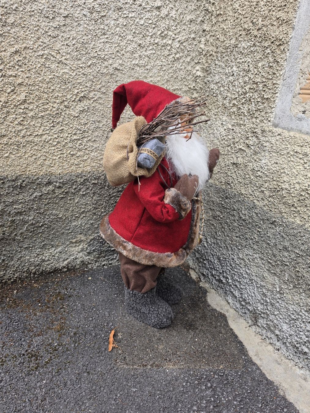 Figuren: Père Noël. – Neu (gemäss Beschreibung) aus Bevaix von Nounoursch 1