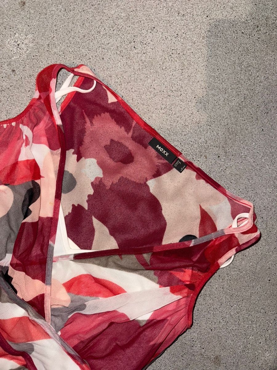 Top: vintage mexx y2k top red/white – Usato da Oberhofen Thun'see venduto da 61archive 3
