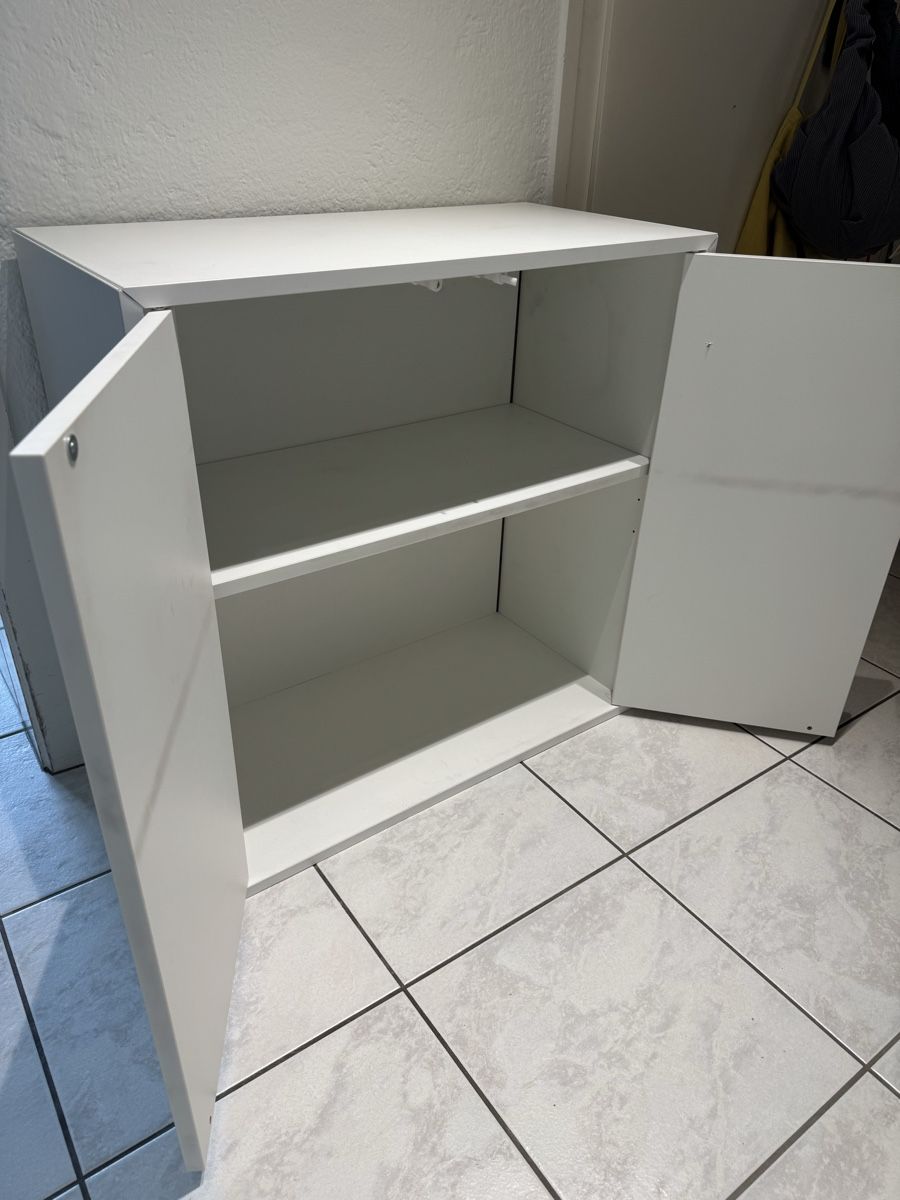 Cassettiere: IKEA EKET Regal mit Türen – Usato da Rotkreuz venduto da luk_xrb2 1