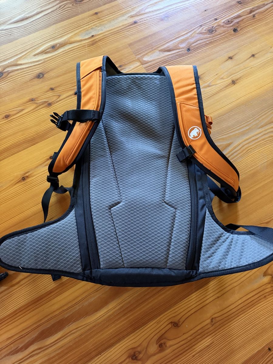 Mammut Zaini: MAMMUT NIRVANA 25 RUCKSACK – Usato da Scuol venduto da Gianni046 2