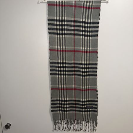 Burberry Schal 100% Lammwolle (Lambswool) – Made in England