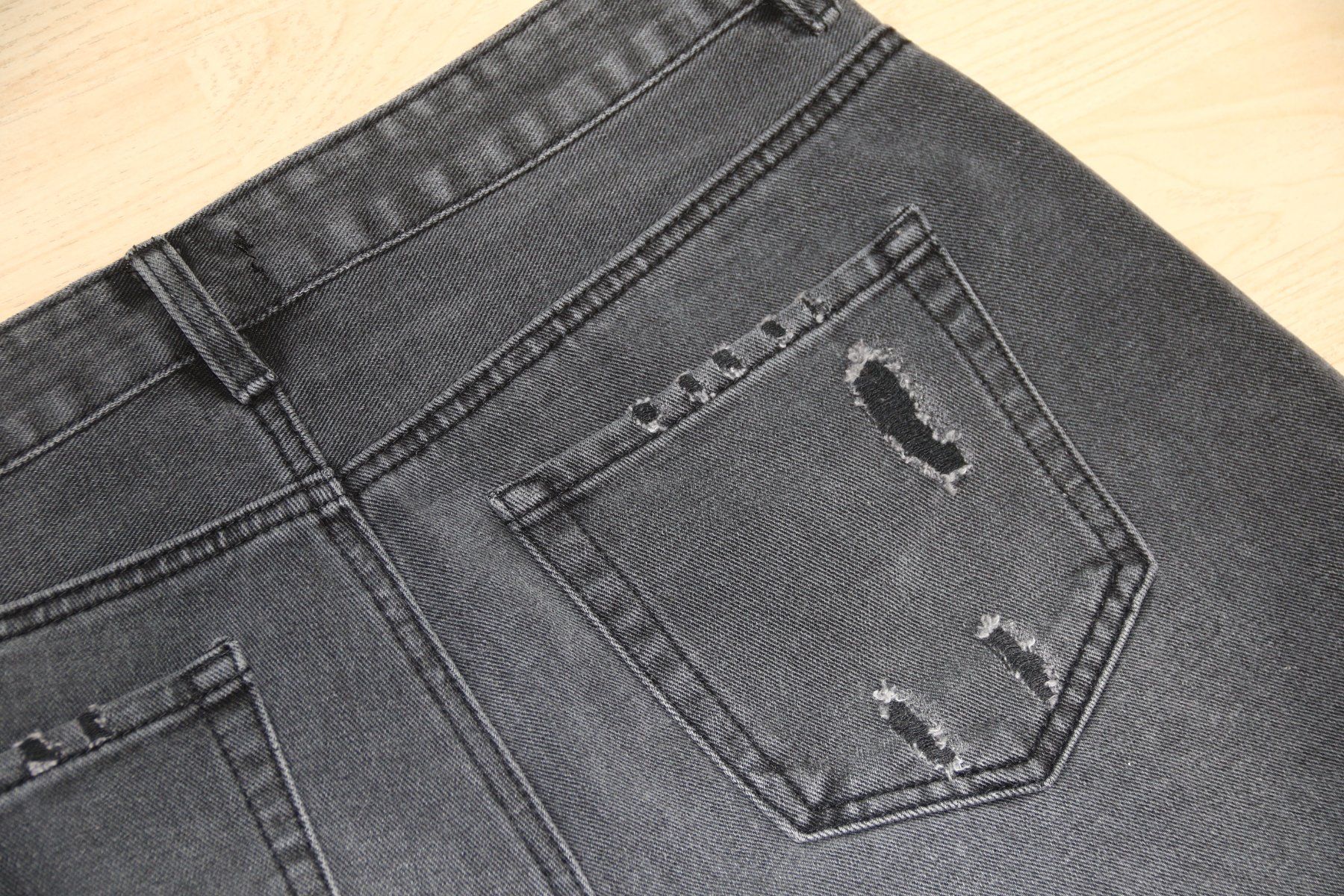 Pantaloni: Jeansshorts Gr.38-40 – Usato da Oberwil-Lieli venduto da Svetlana28 5