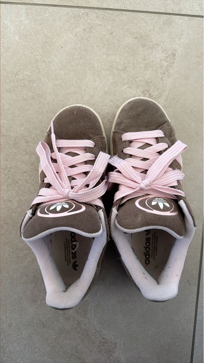 Adidas Scarpe da donna: Baskets Adidas marron et rose comme neuve  – Nuovo (secondo la descrizione) da Fétigny venduto da Titou2010