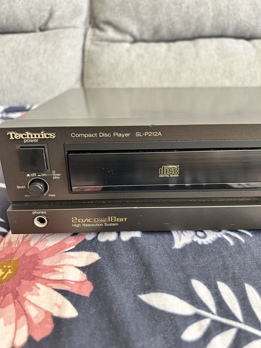 Technics Systèmes audio & multimédias: Technics SL-P212A Compact Disc Player guter Zustand – D'occasion à Pratteln par andi1977