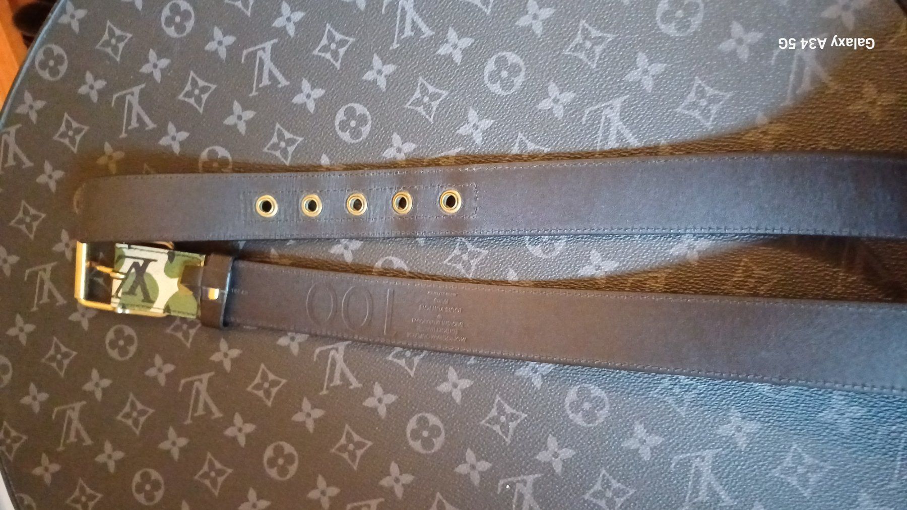 Louis Vuitton Gürtel: Murakami camouflage Gürtel Louis Vuitton – Gebraucht aus St. Gallen von DiesundDas. 3