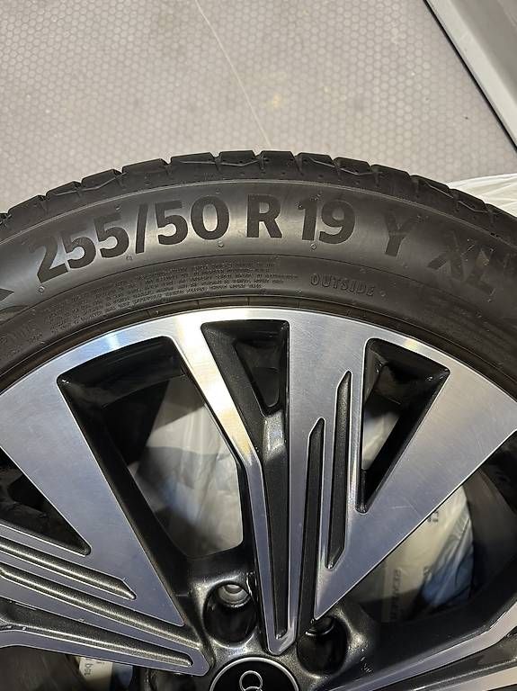 Pneumatici & Ruote complete: Audi Q4 E-Tron Sommerrad – Usato da Brüttisellen venduto da watches4you 2