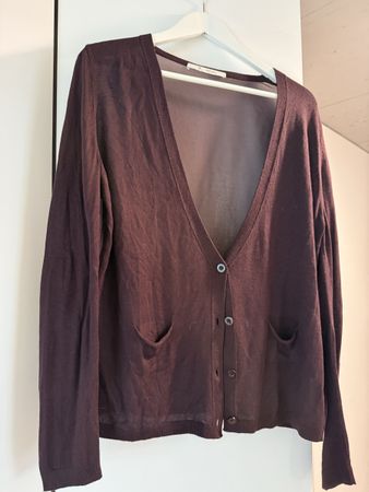 Burgunder Strickjacke