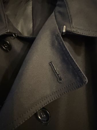 Trench coat nero elegante - perfetto per l'autunno! 49