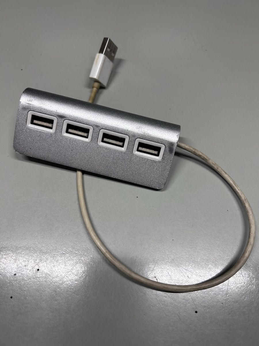 Hub & Switch: Hub USB 4 Porte – Usato da Giubiasco venduto da LorisVale 4