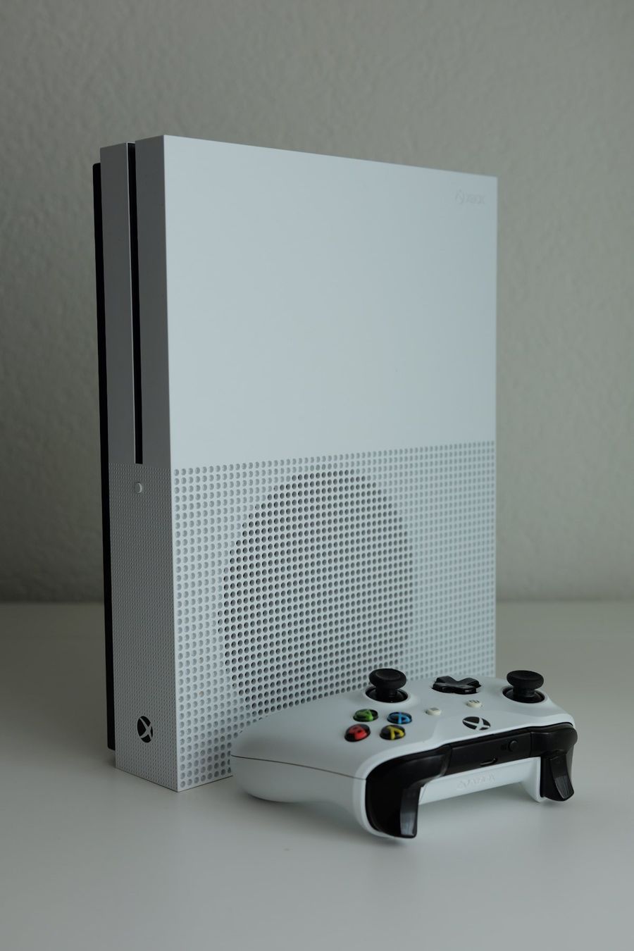 Microsoft Consoles: Xbox One S – D'occasion à Wald ZH par maukkas