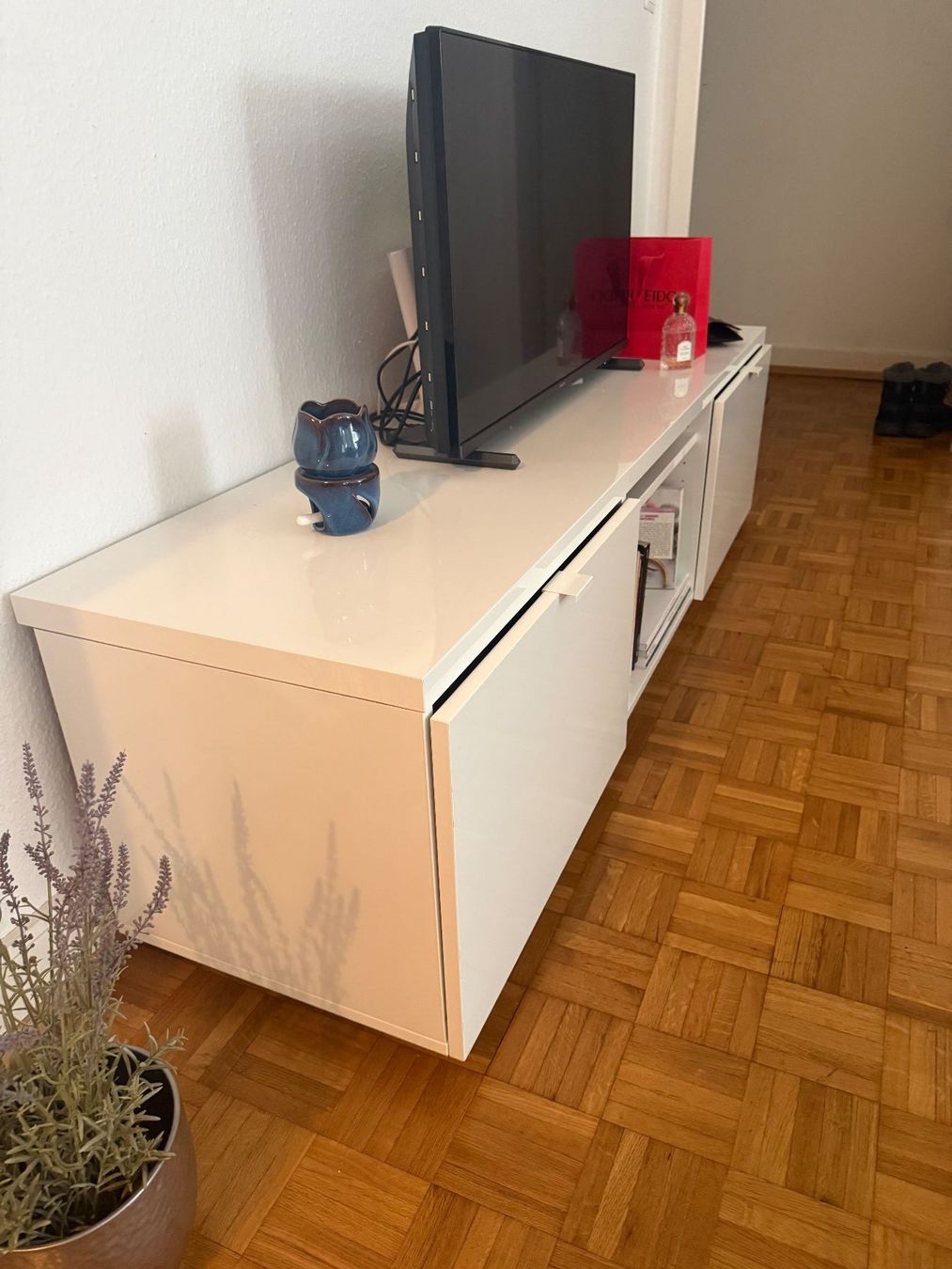 Ikea Mobili TV: Meuble tv – Usato da Bern venduto da sar_l6cp 1