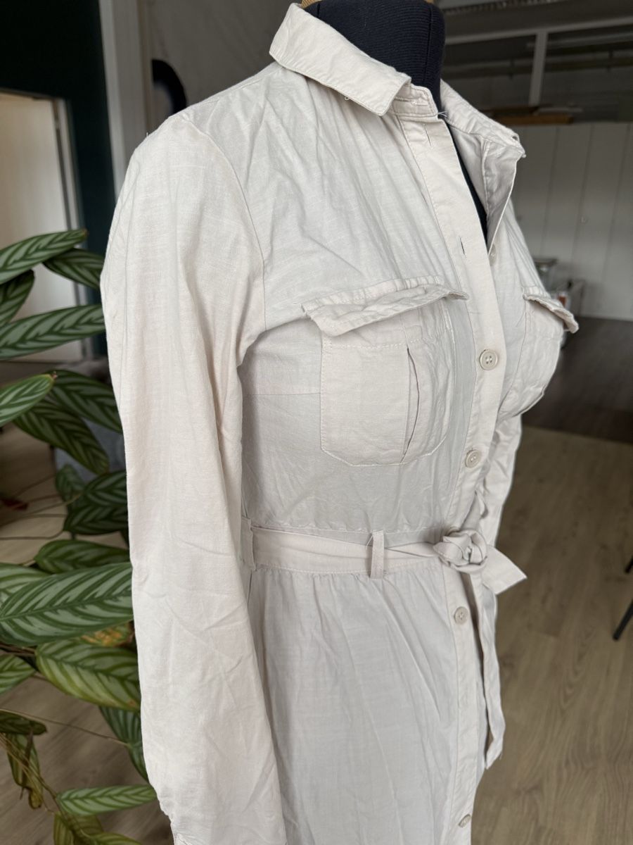 H&M Kleider: Damen Blusenkleid beige mit Bindegurt – Neu (gemäss Beschreibung) aus Dietikon von lui_v6cj 2