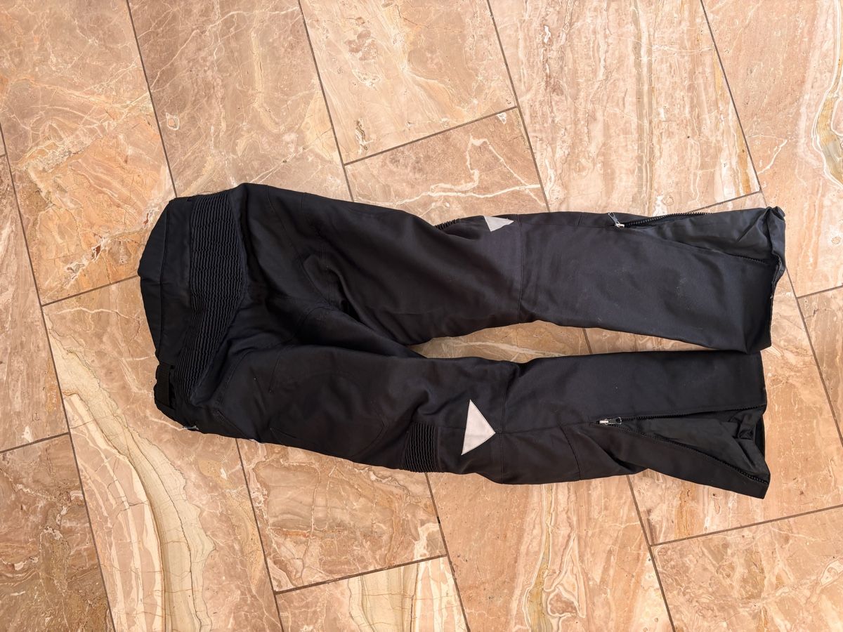 Lotti di vestiti: Motorradjacke mit Hose – Usato da Wettingen venduto da jen_6m7h 6
