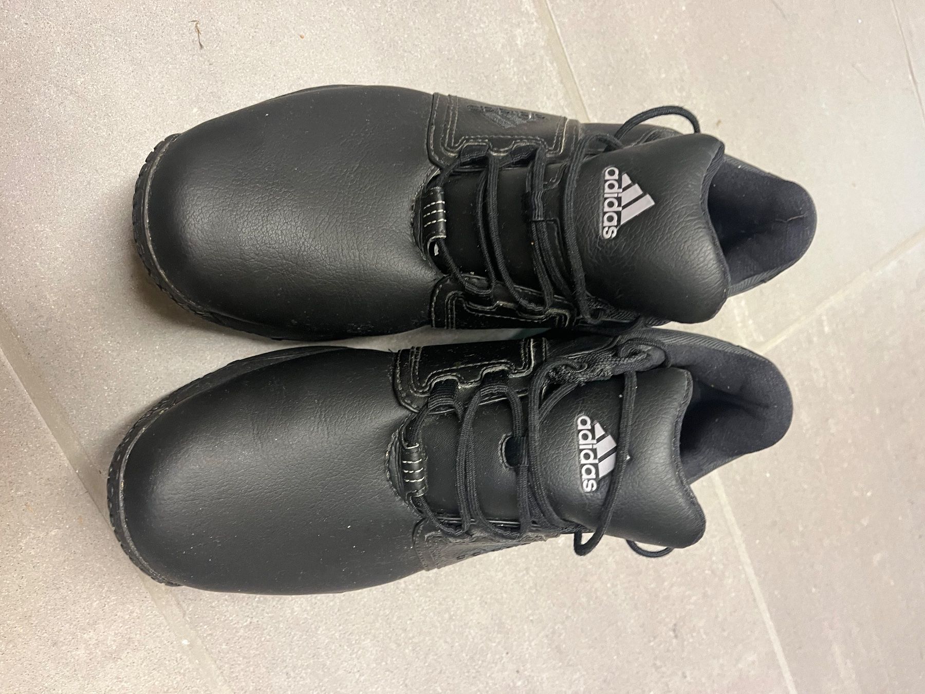 Adidas Scarpe da uomo: Adidas Golf Schuhe Leder 44,5 – Usato da Neerach venduto da fuz_8d7l 7