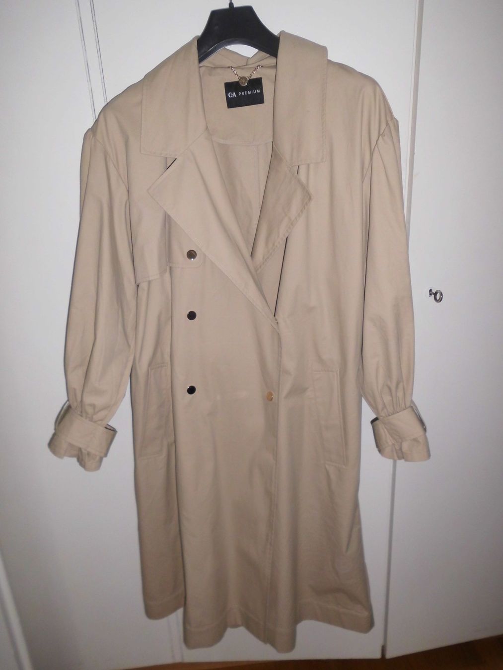 C&A Manteaux: Trench beige T. 46 – D'occasion à Marin-Epagnier par Madja