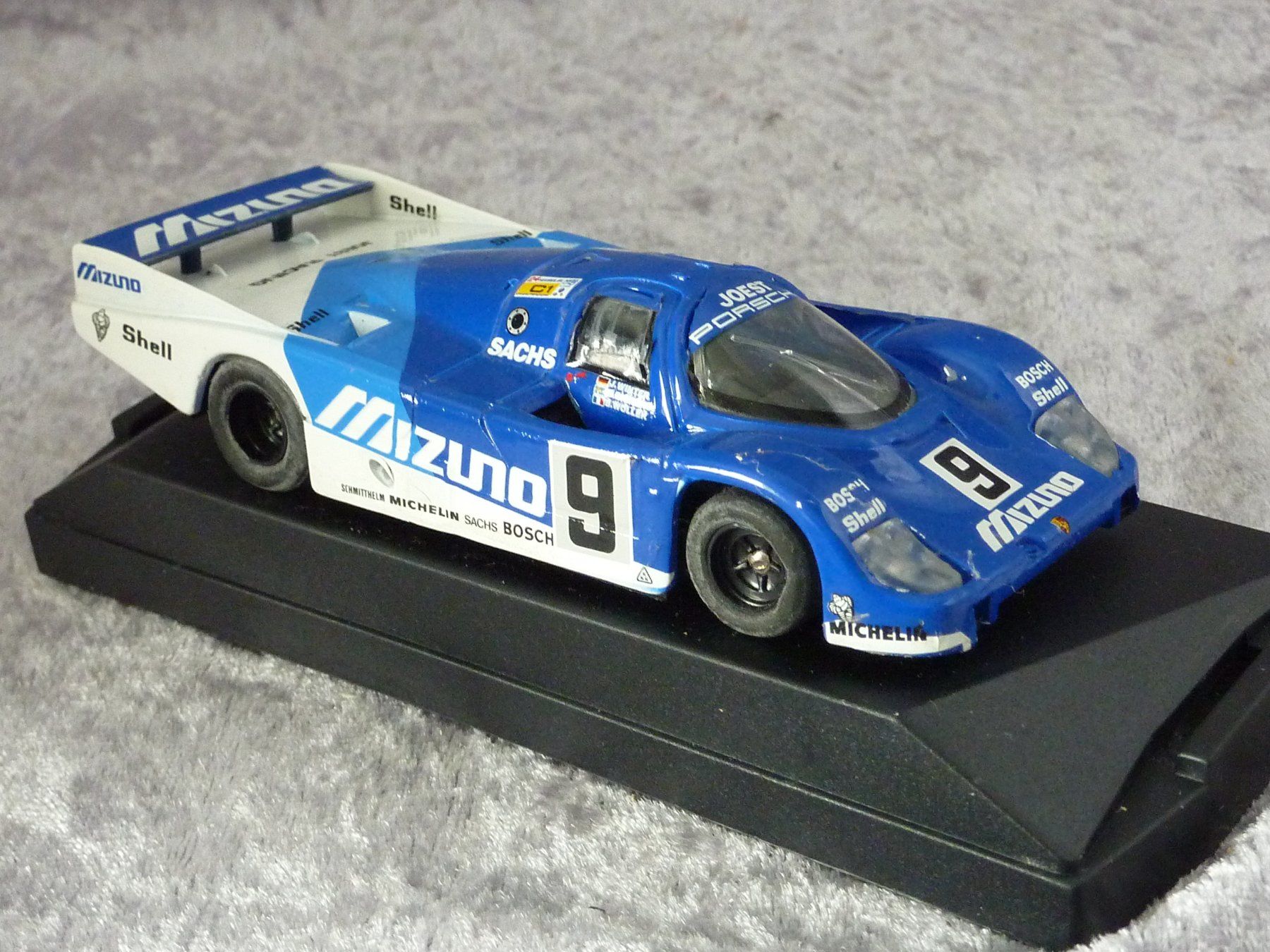 Porsche Modellini d'auto: Porsche 962C Mizuno  1:43 – Nuovo e nell'imballaggio originale da Dürrenäsch venduto da modellautos4you 2