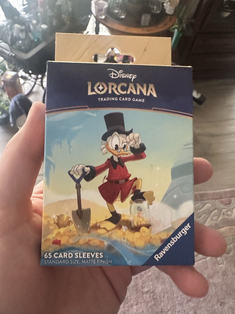 Disney Carte collezionabili: Lorcana Card Sleeves Dagobert Duck – Nuovo e nell'imballaggio originale da Ringgenberg BE venduto da gemkeeper