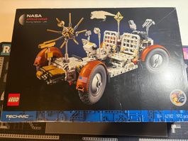 LEGO Technic - NASA Apollo Lunar Roving Vehicle (42182)