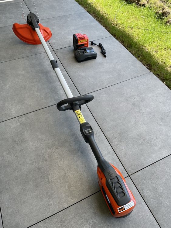 Husqvarna 215iltrimmer + akku b140 + c80 970536003 kaufen? | Ihr Husqvarna specialist