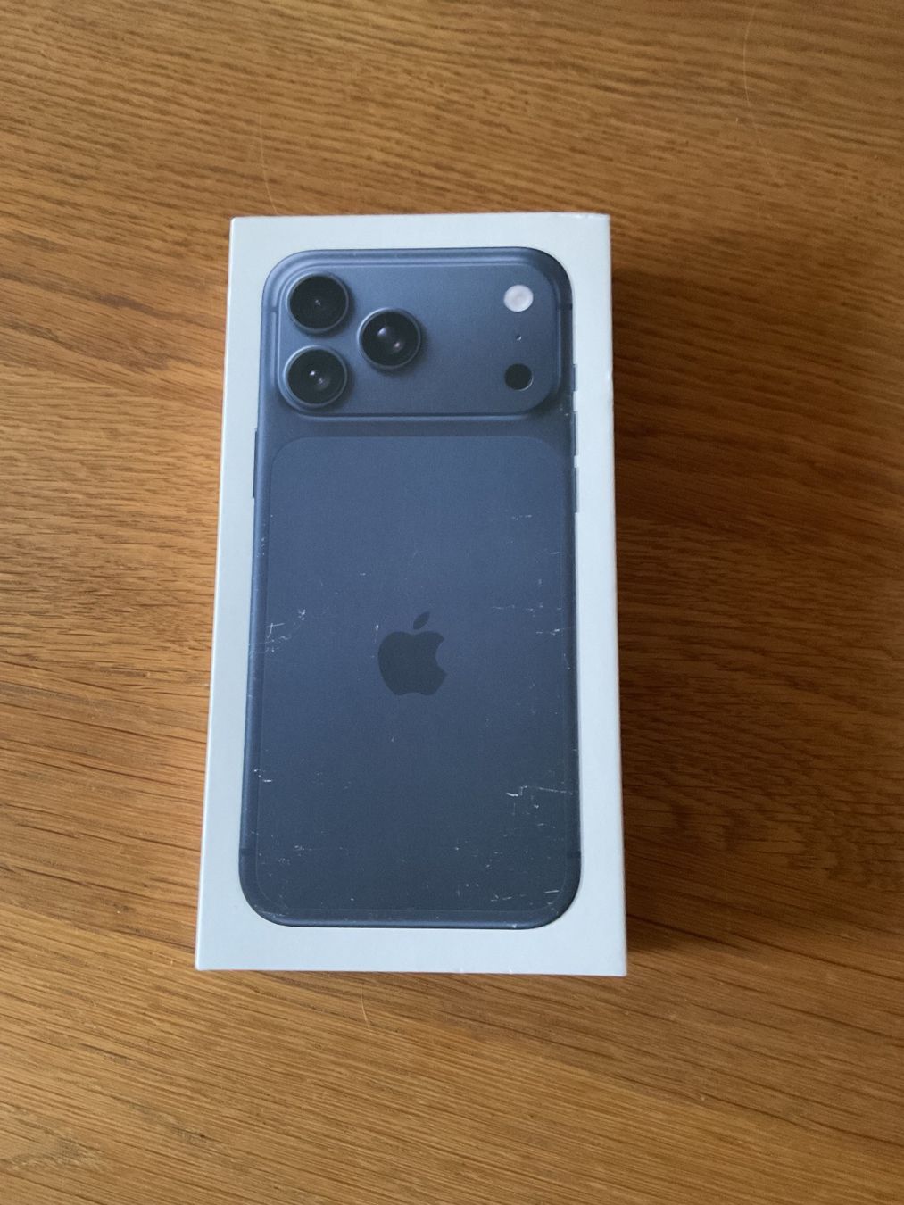 Apple Telefoni cellulari / Smartphones: iPhone 17 Pro Max 256GB Dunkelblau – Nuovo (secondo la descrizione) da Oberembrach venduto da BulldoggBen9 2