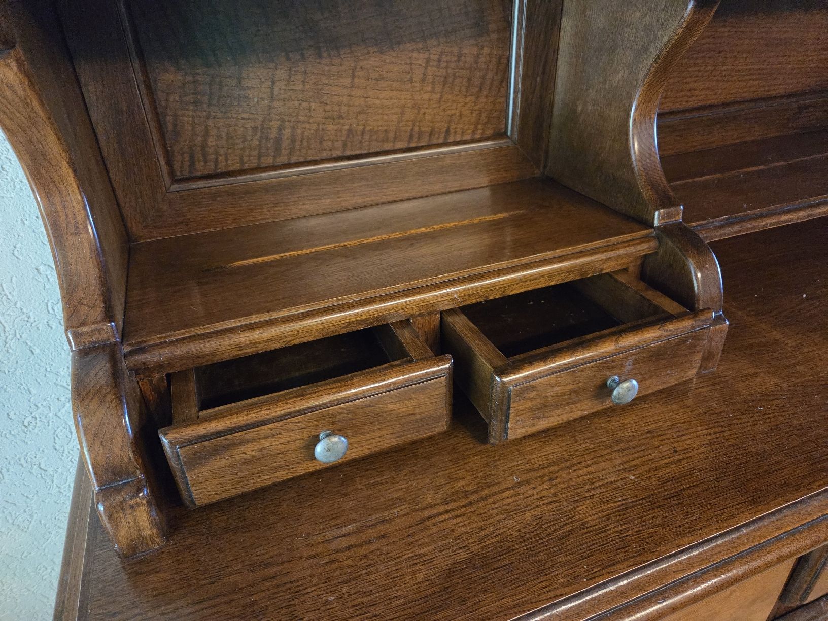 Credenze: Buffet vaisselier en bois massif, style rustique – Usato da Chalais venduto da pap_l2py 3