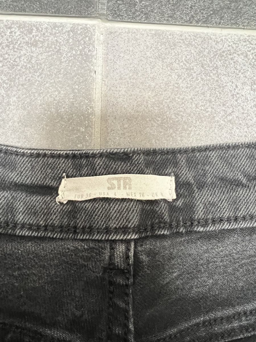 Stradivarius Jeans: Graue Stradivarius Jeans Grösse 36 – Usato da Wettswil venduto da alstel24 2