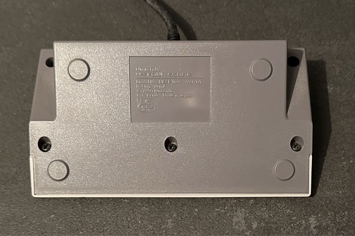 Nintendo Controller: Nintendo NES Four Score Multitap Adapter – Usato da Kestenholz venduto da Matti_11 1