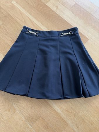 Schöner Minirock, Grösse XS, schwarz, neuwertig!