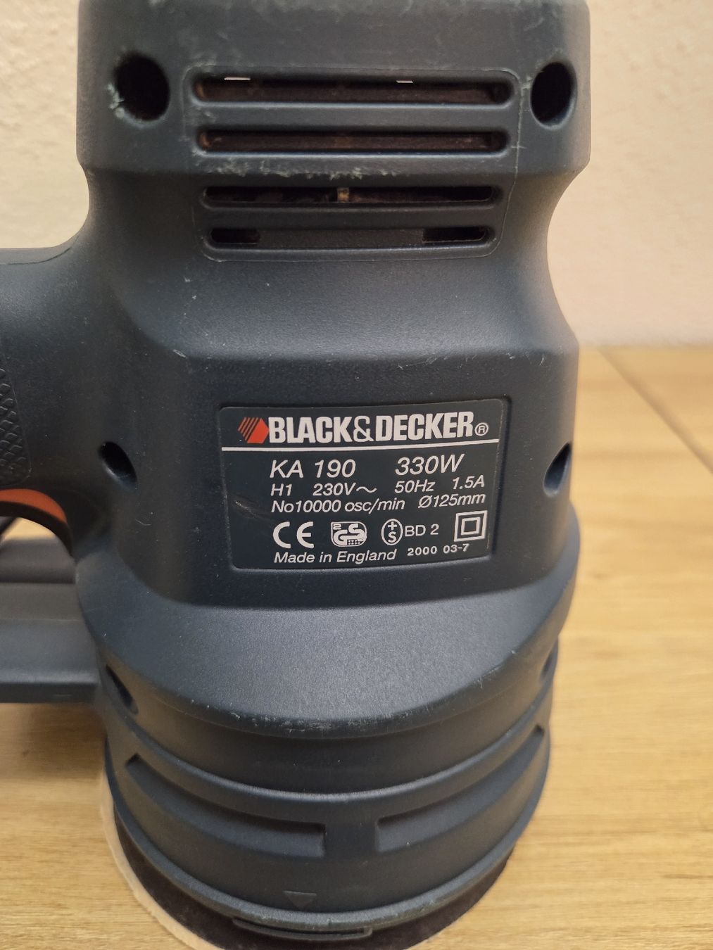 Smerigliatrici & Lucidatrici: Black & Decker Exenterschleifer KA 190 – Usato da Zürich venduto da fiat72 2