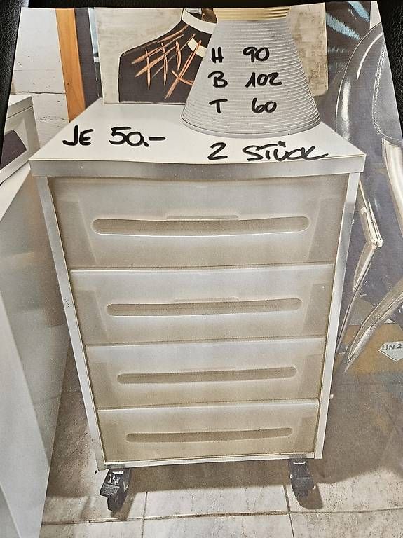 Cassettiere: Kästli mit 4 Schubladen – Usato da Zürich venduto da big_696v