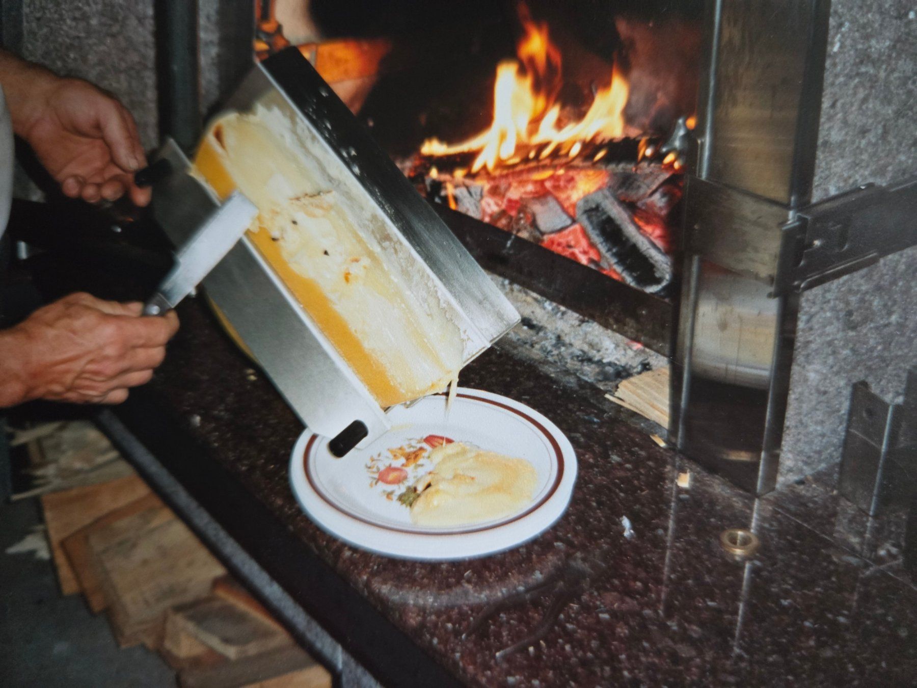 Griglie: Raclette-vom Cheminée – Nuovo (secondo la descrizione) da Einsiedeln venduto da Jaeggi-Gartenfeuer