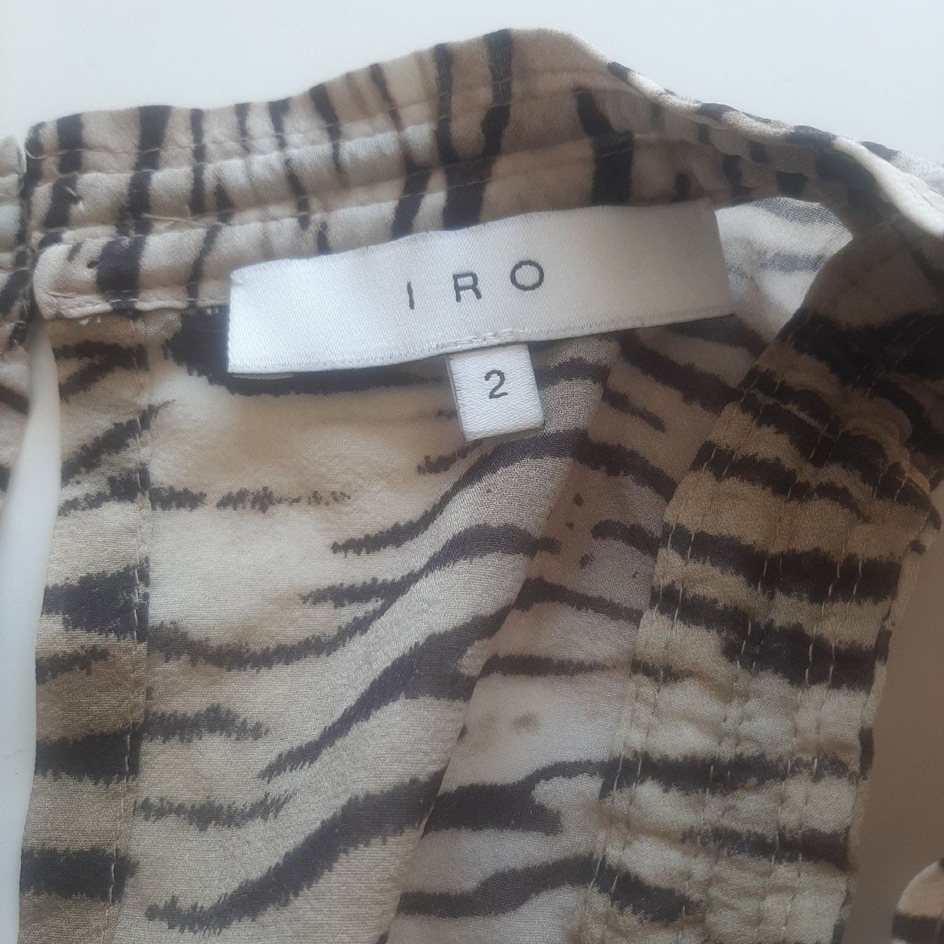 Iro Vestiti: Robe IRO en soie – Usato da Chêne-Bourg venduto da chsandra34 3